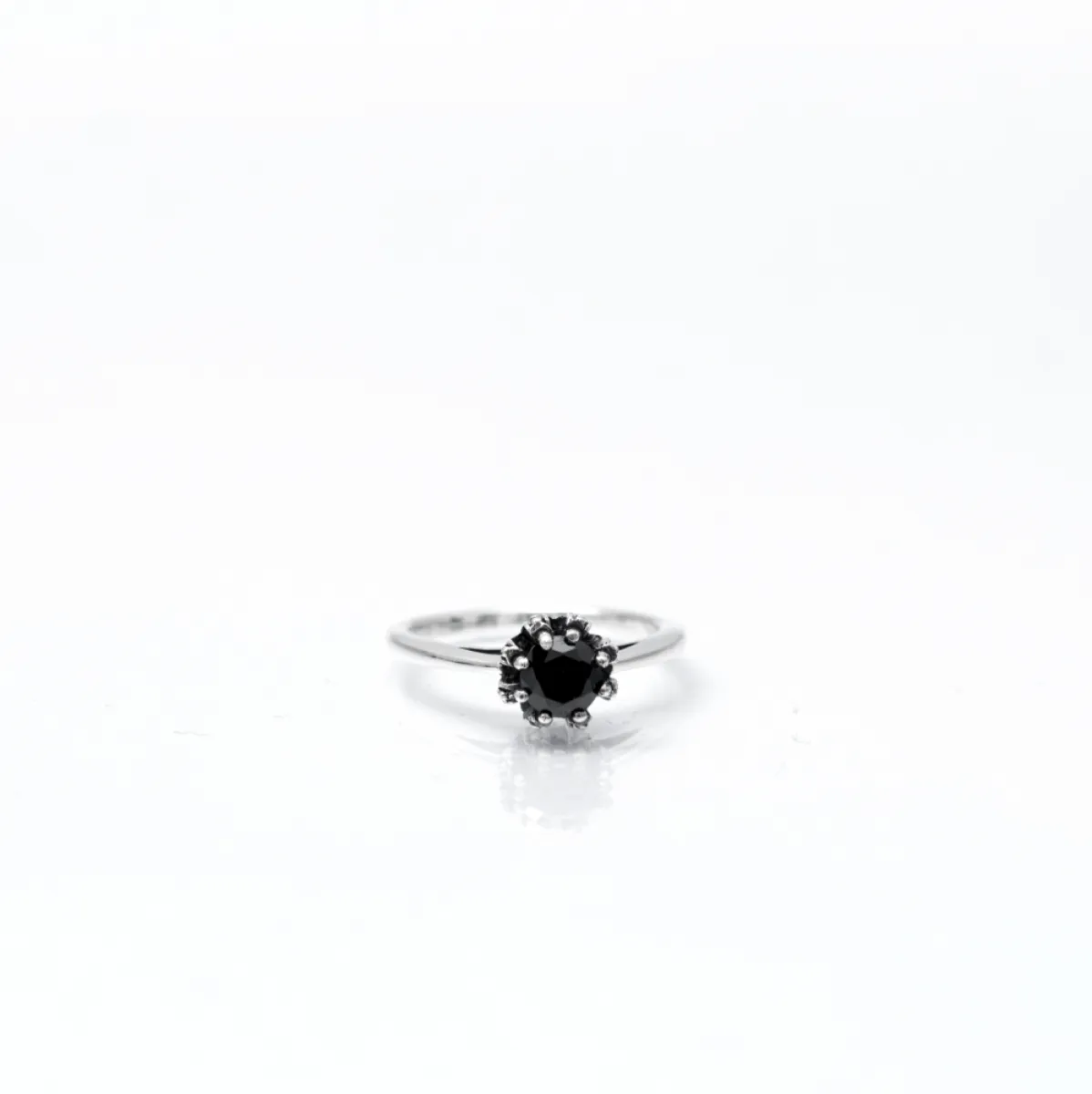 Inel solitaire coronita zirconiu negru Argint