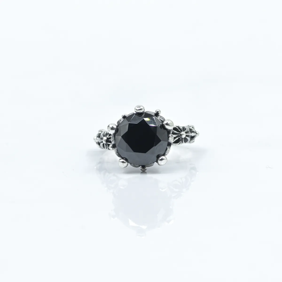 Inel solitaire coroana c.z negru Argint