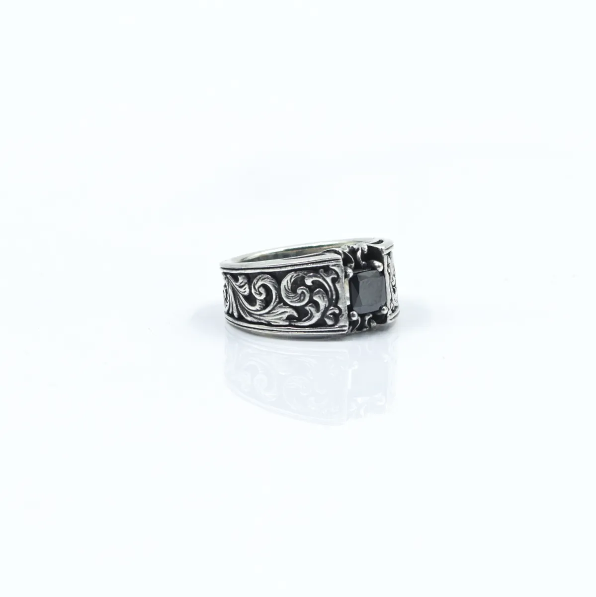 Inel slim gotic broderie c.z.negru Argint