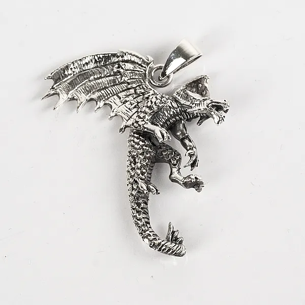 Pandantiv dragon in zbor Argint