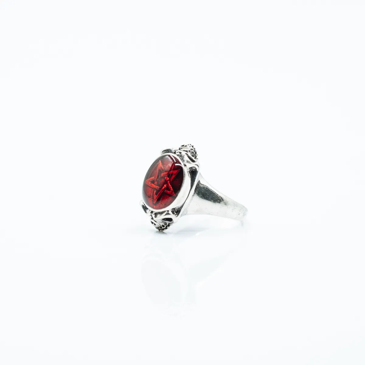 Inel craniu pentagrama red Argint