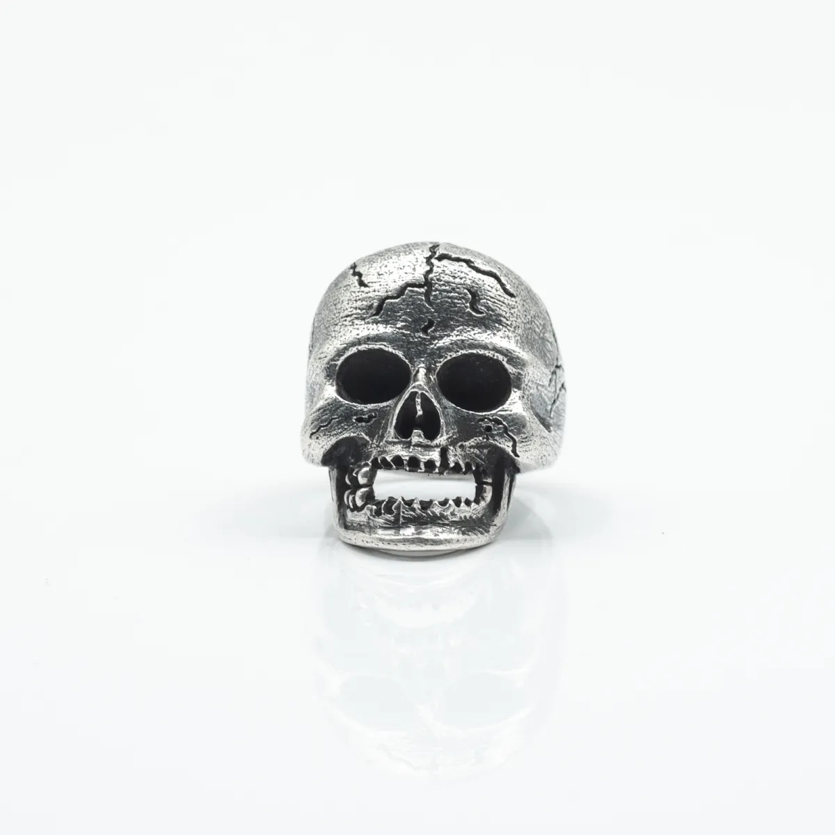 Inel cap de mort negru Argint