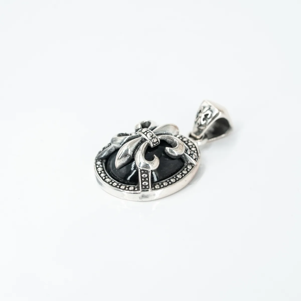 Pandantiv Fleur de Lys onix Argint