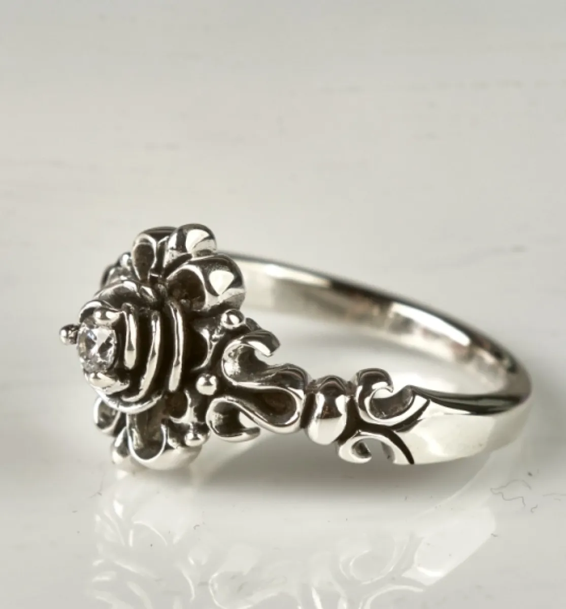 Inel gotic trandafir white Argint