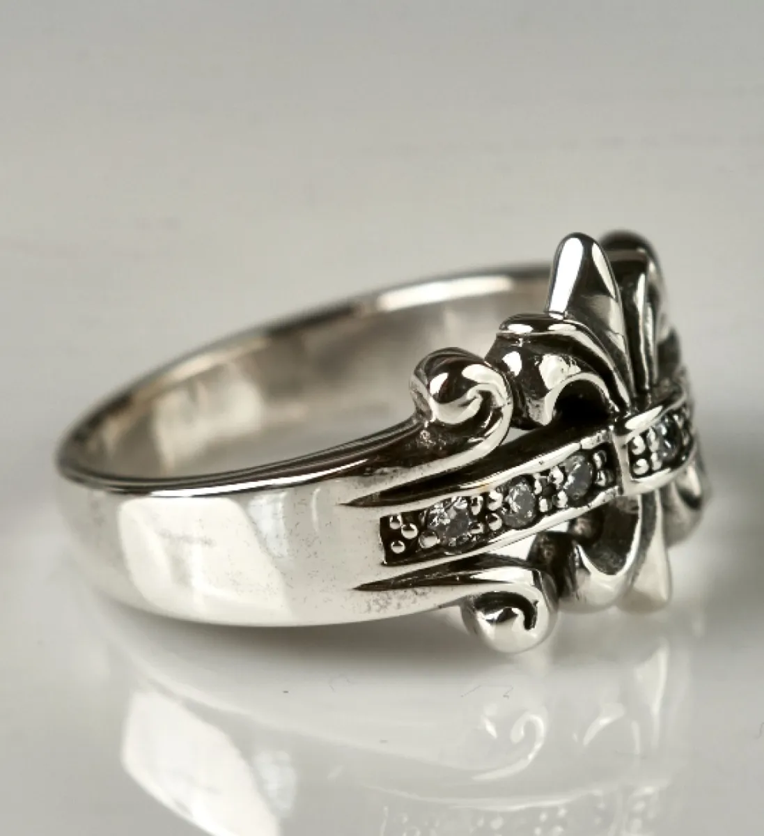 Inel gotic Fleur de Lys white mst Argint