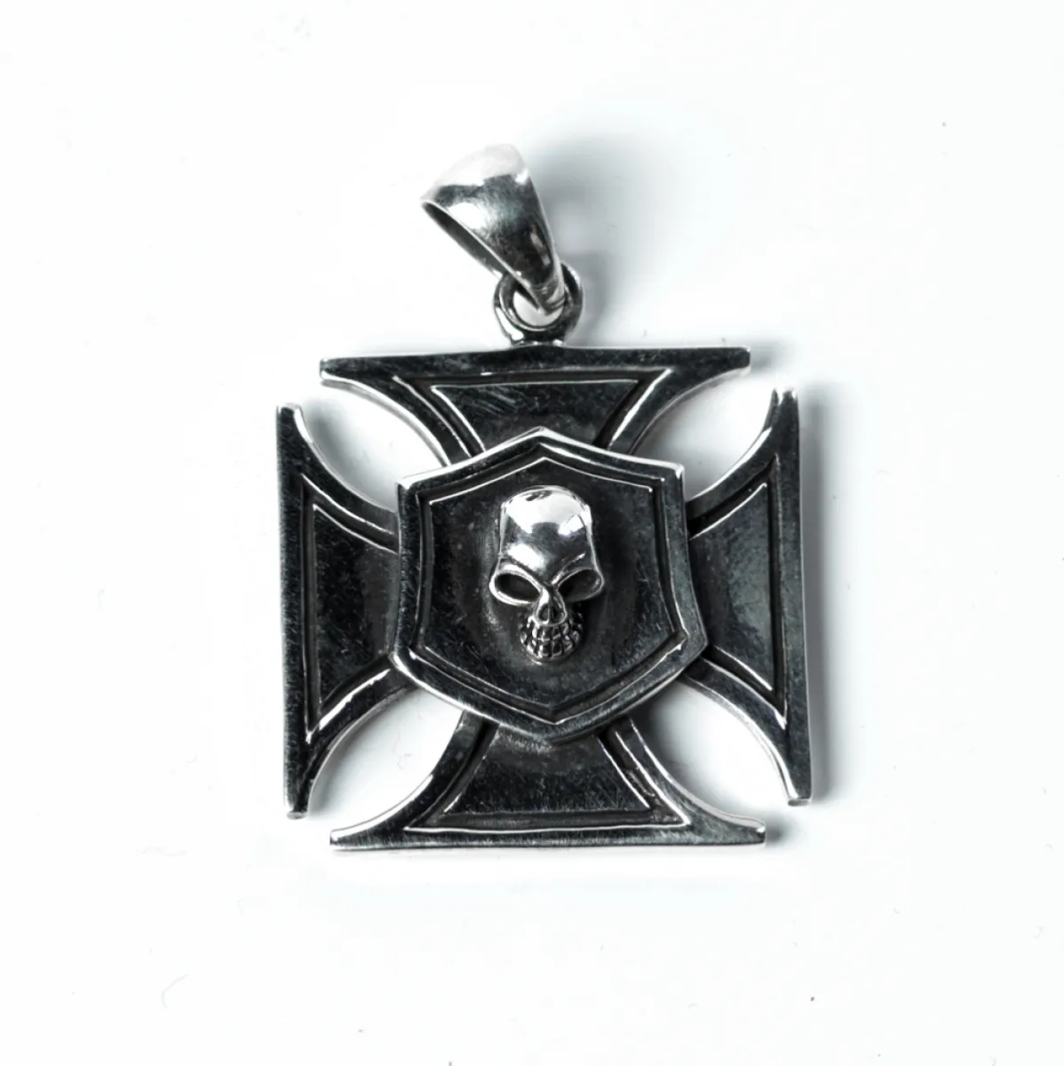 Pandantiv cruce blazon craniu Argint