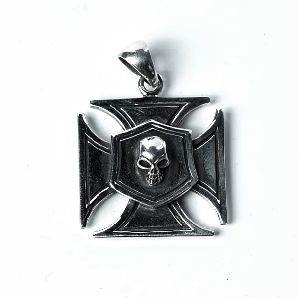 Pandantiv cruce blazon craniu Argint