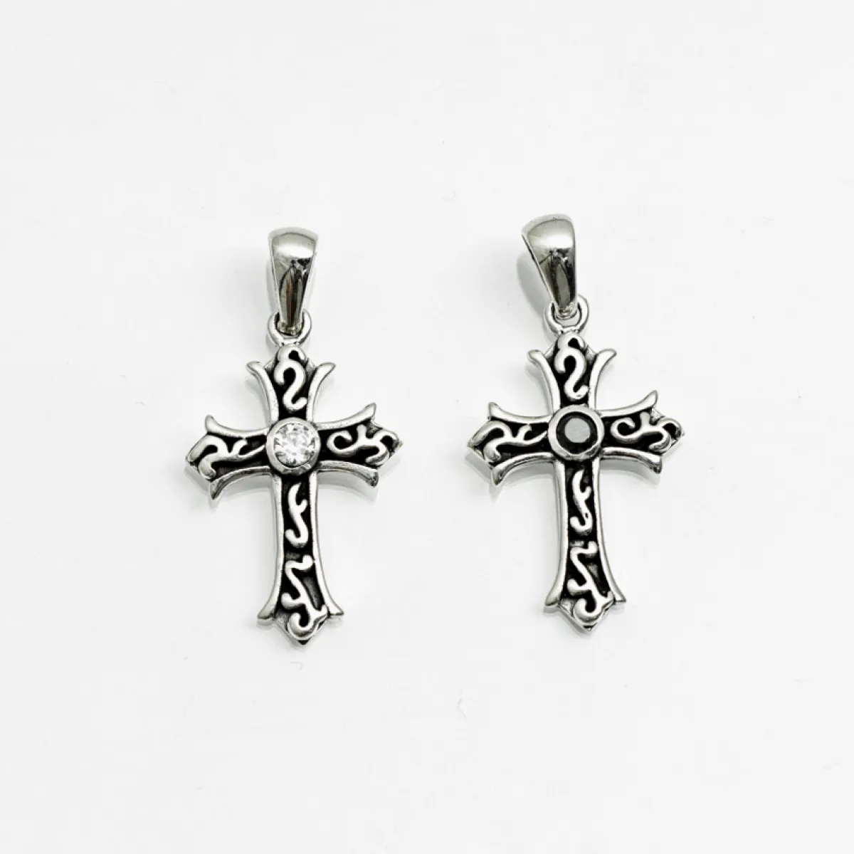 Pandantiv cruce gotica broderie s Argint