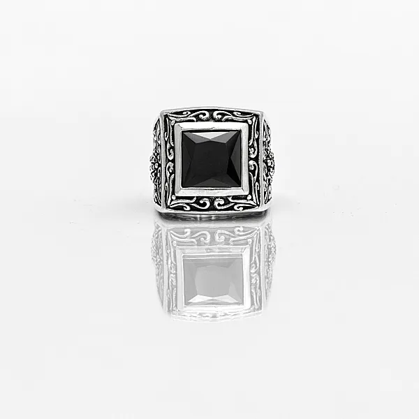 Inel gotic patrat zirconiu negru Argint