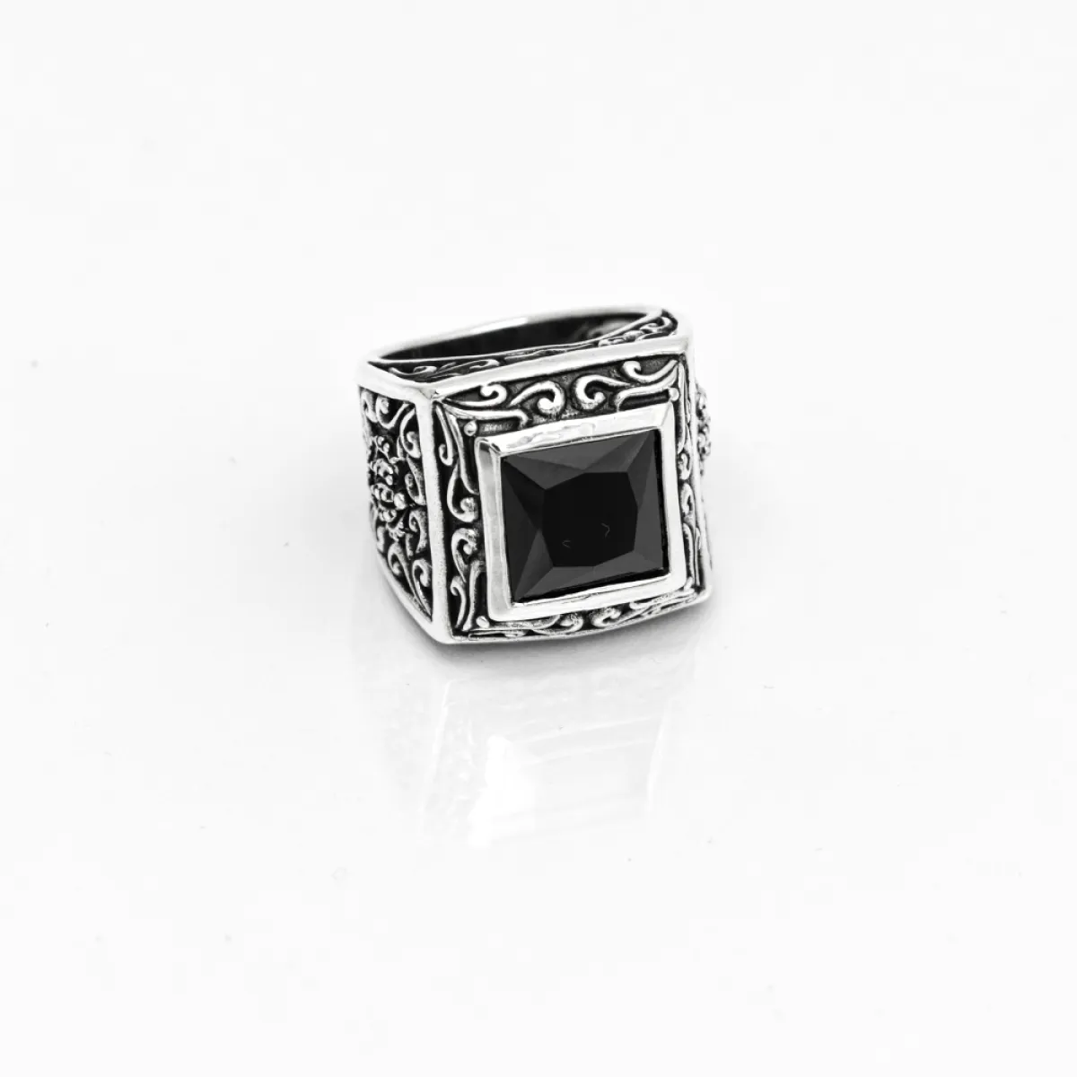 Inel gotic patrat zirconiu negru Argint