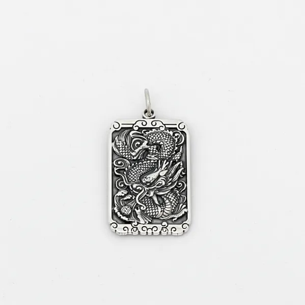 Pandantiv placuta dragon mantra Argint