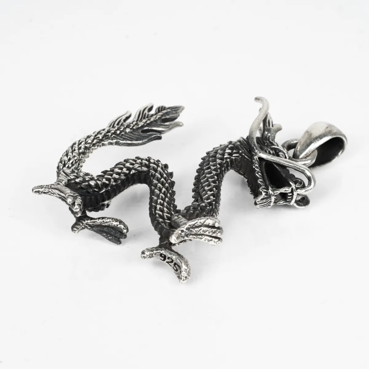 Pandantiv dragon vesel in mers Argint