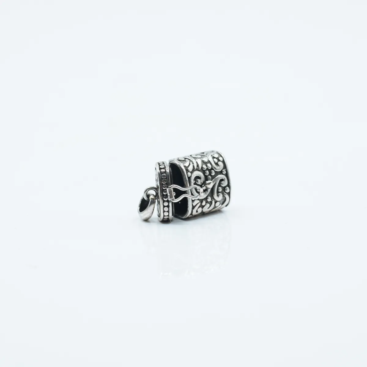 Pandantiv caseta cilindru plat broderie Argint