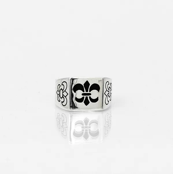Inel patrat fleur de lys Argint