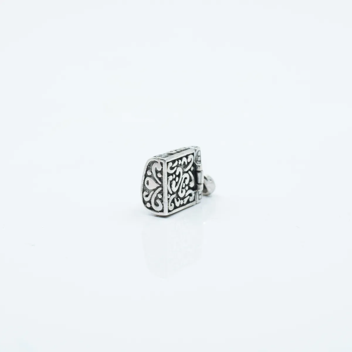 Pandantiv caseta cilindru plat broderie Argint