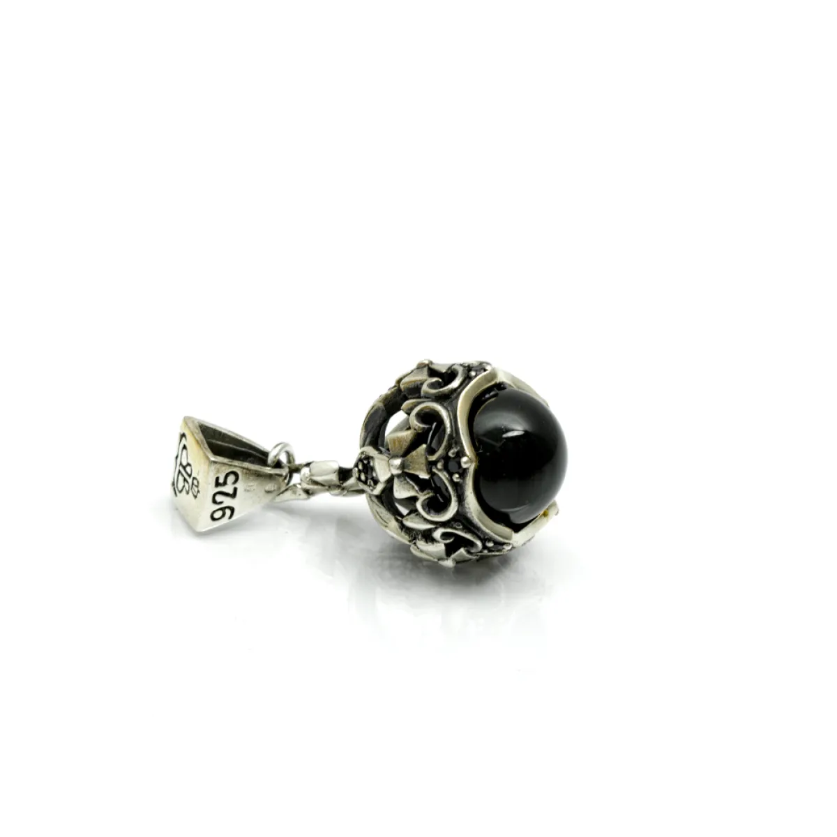 Pandantiv gotic coroana cruciulita bila Argint