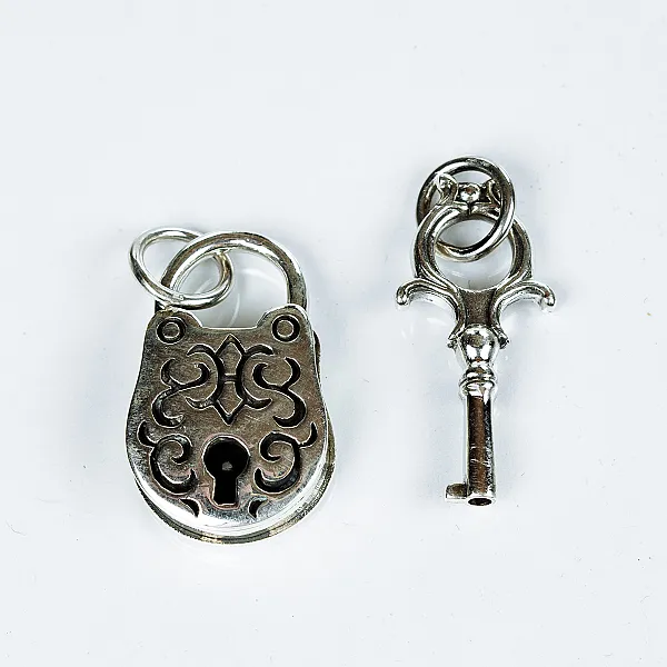 Pandant gotic lacat cheita Argint