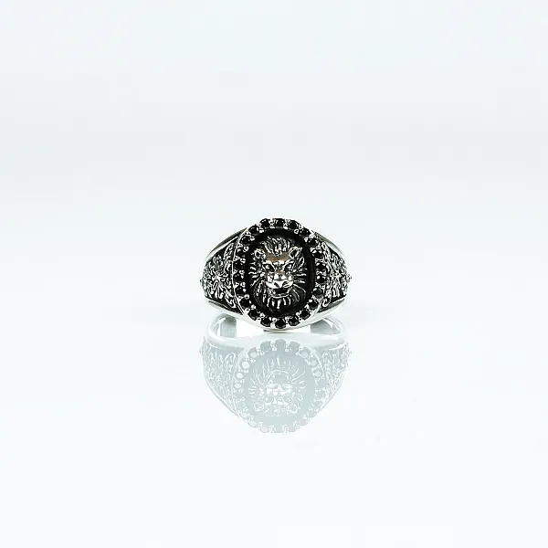 Inel oval cap de leu Argint