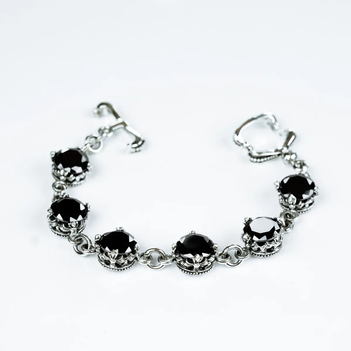 Bratara flexibila coroane zirconii negre Argint