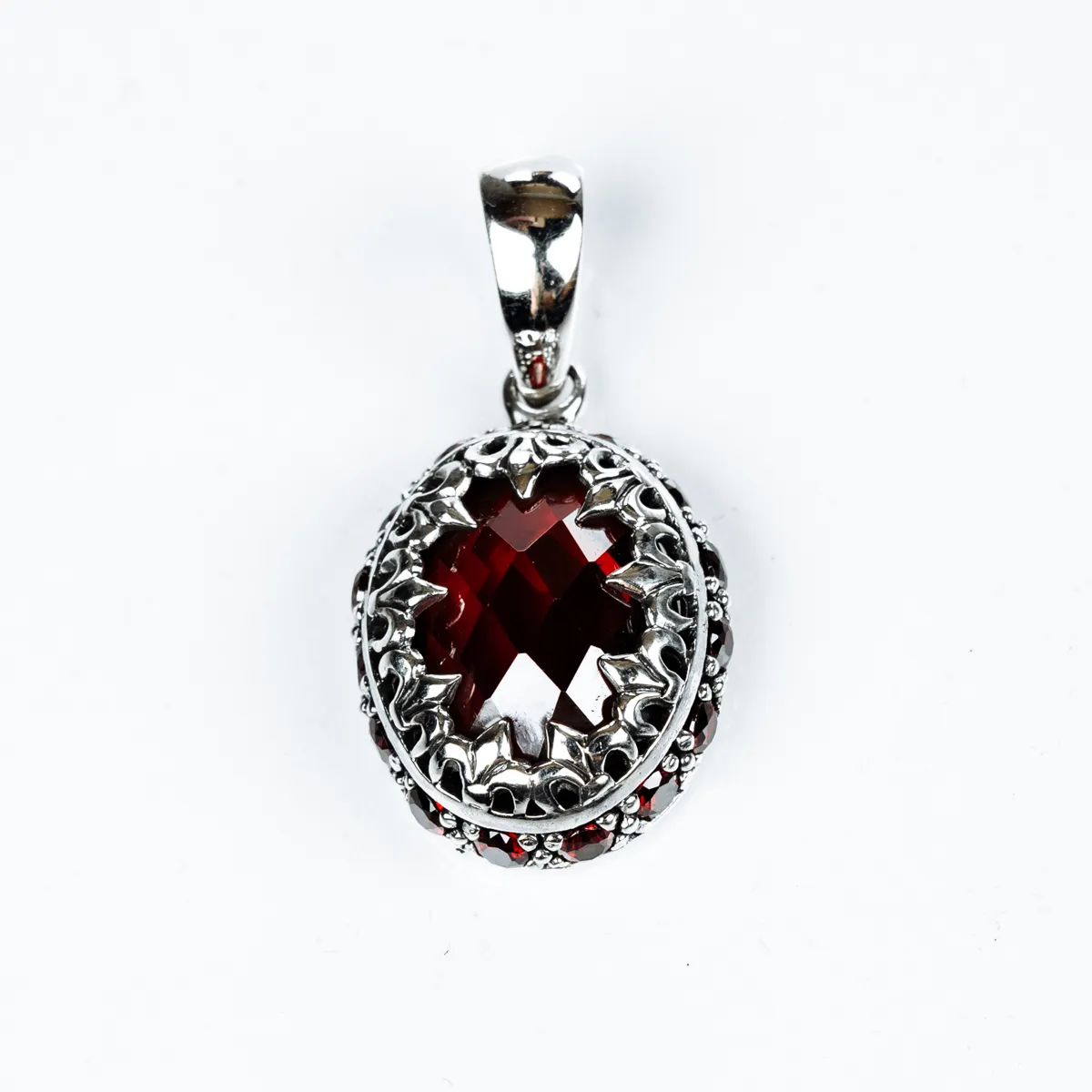 Pandantiv oval gotic zirconii Argint