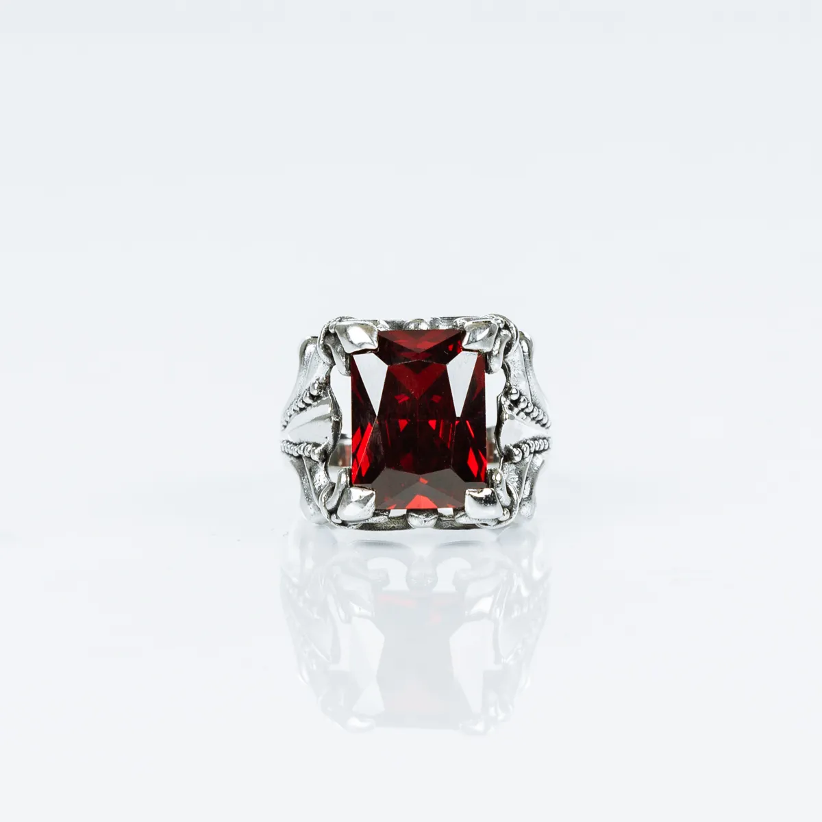 Inel gotic magic red Argint