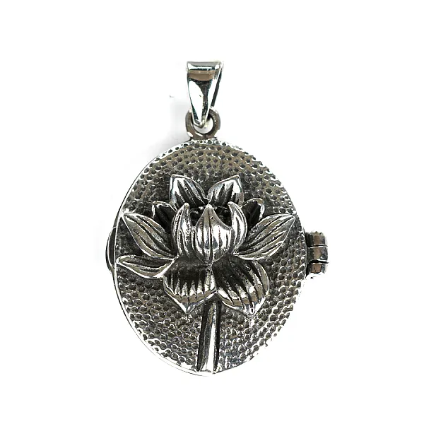 Pandantiv caseta ovala poze lotus Argint