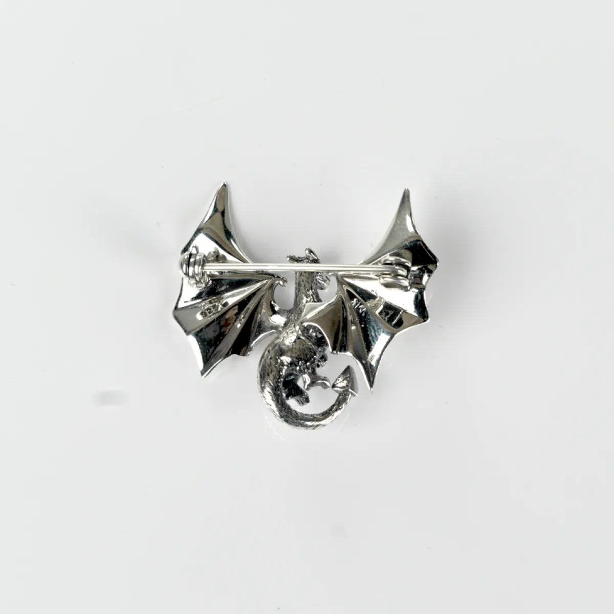 Brosa simpla dragon zburand m Argint
