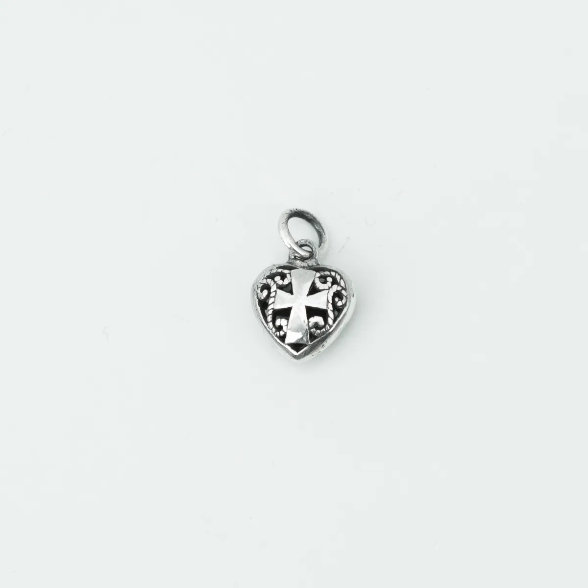 Pandantiv inima broderie cruce Argint
