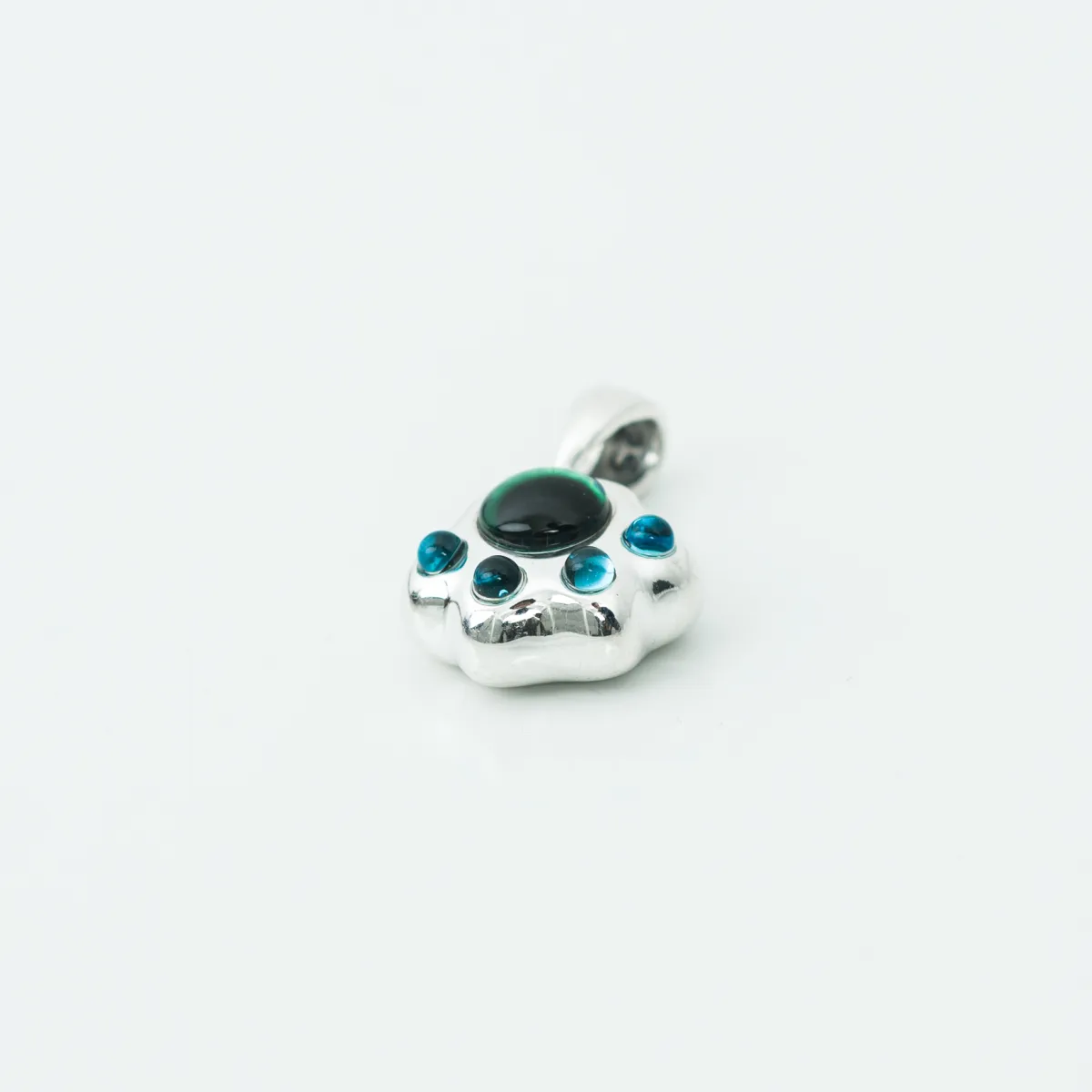 Pandantiv labuta de catel color Argint