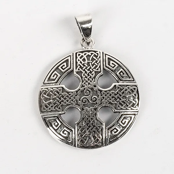 Pandantiv rotund cruce celtica Triskelion Argint