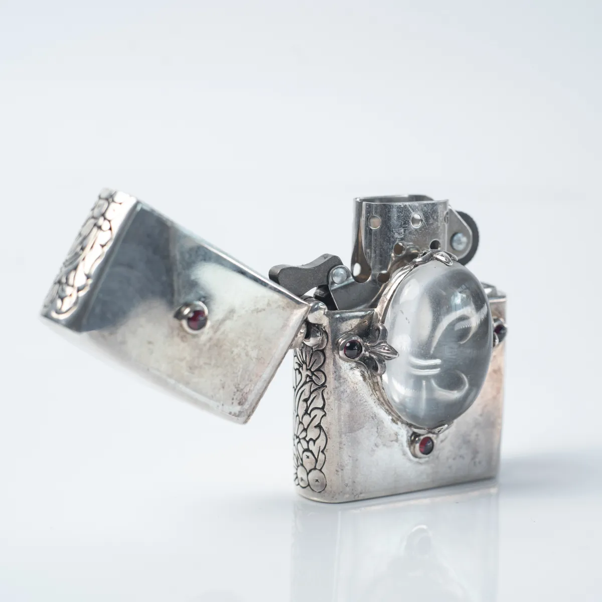 Bricheta Zippo fleur de lys Argint