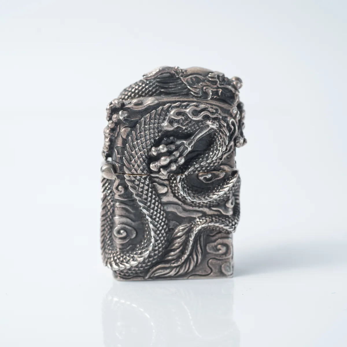 Bricheta Zippo dragon incolacit Argint