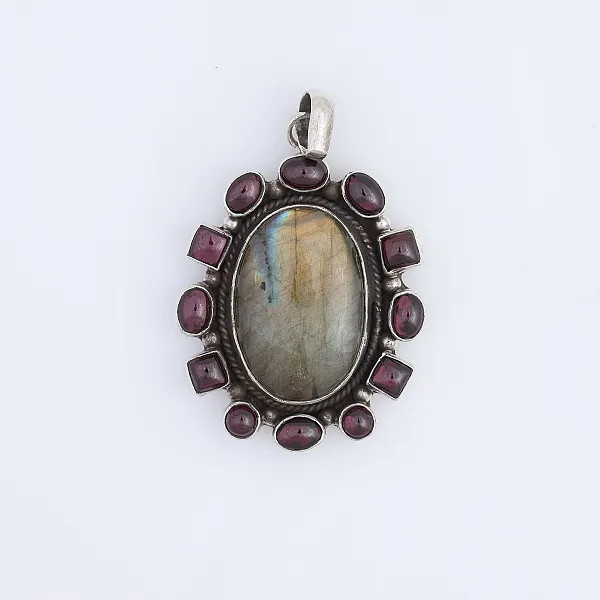 Pandantiv oval labradorite granat nr.5 Argint