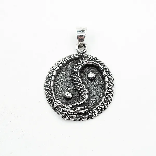 Pandantiv rotund dragon yin yang Argint