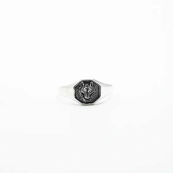 Inel hexagonal cap de lup Argint