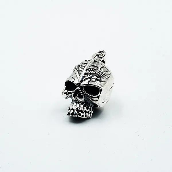 Pandantiv cap de mort sabie Argint