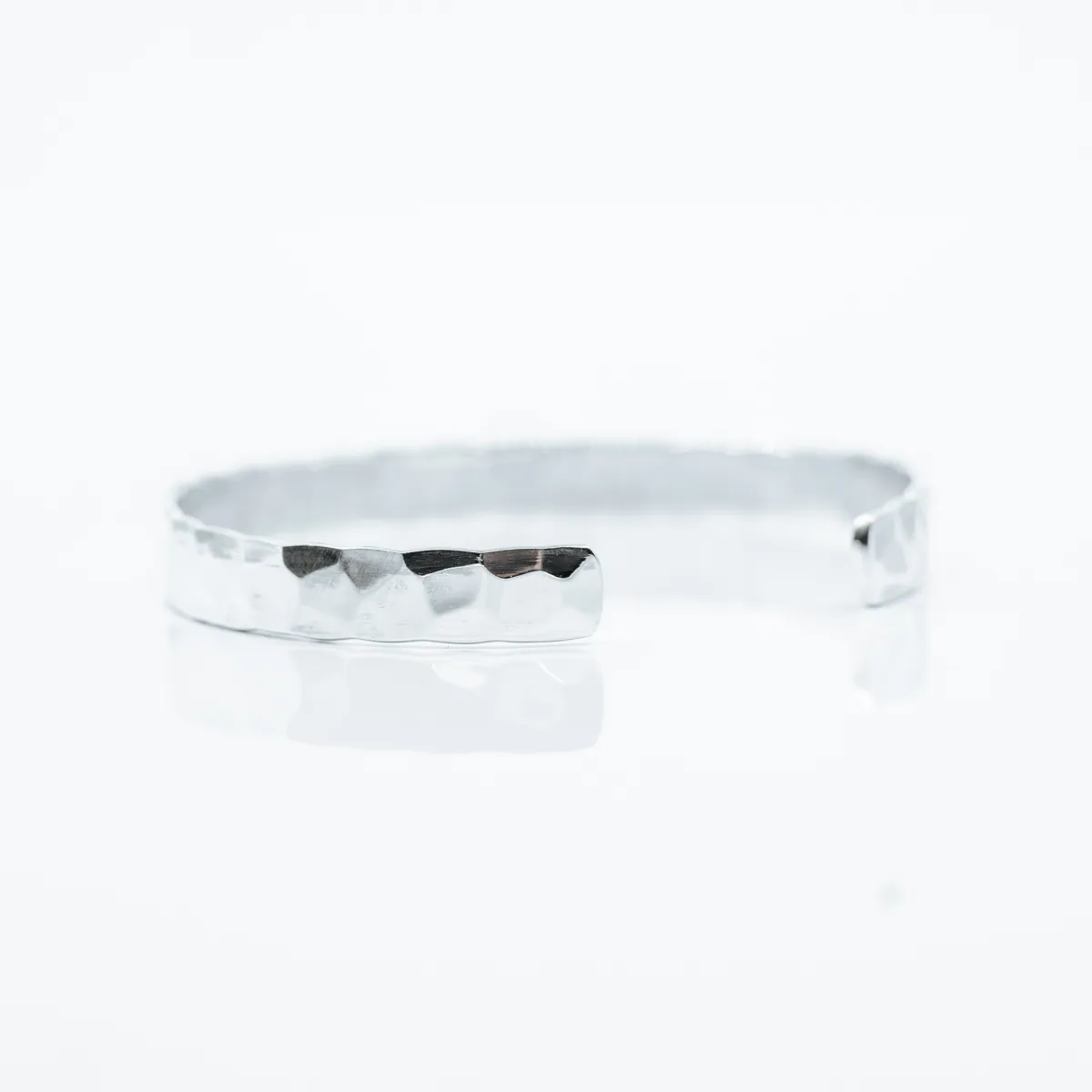 Bratara fixa lata hammered 7mm Argint