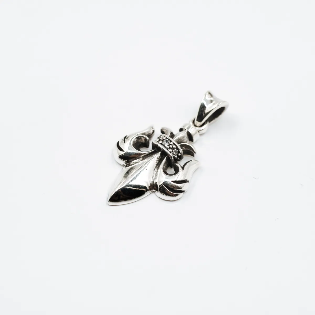 Pandantiv fleur de lys c.z Argint