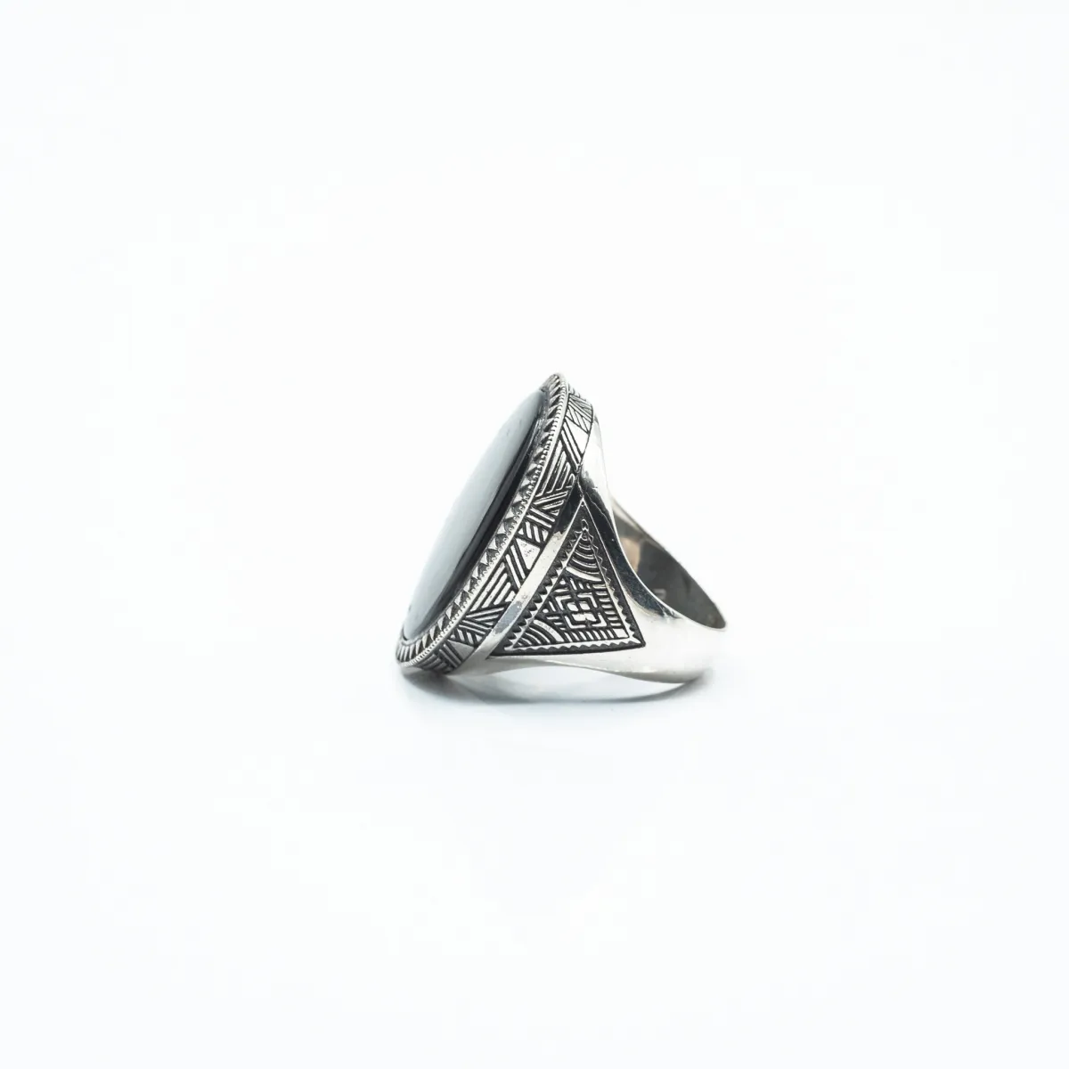 Inel oval model onix Argint