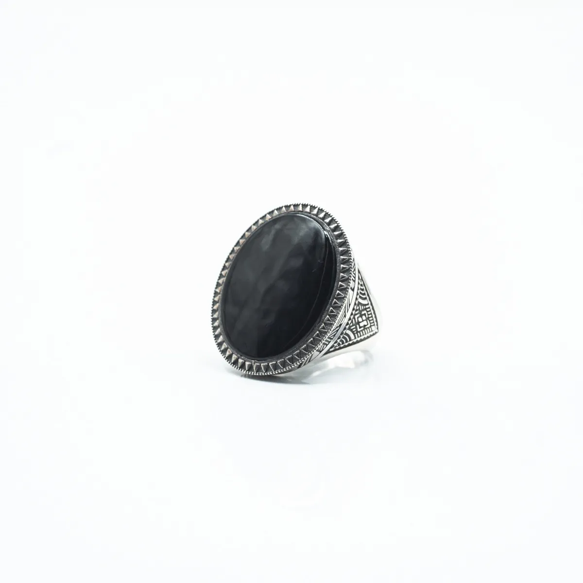 Inel oval model onix Argint