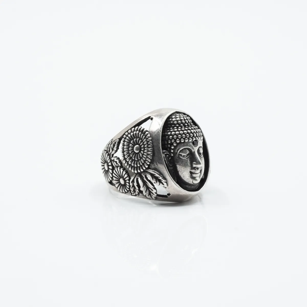 Inel oval cap Buddha Argint