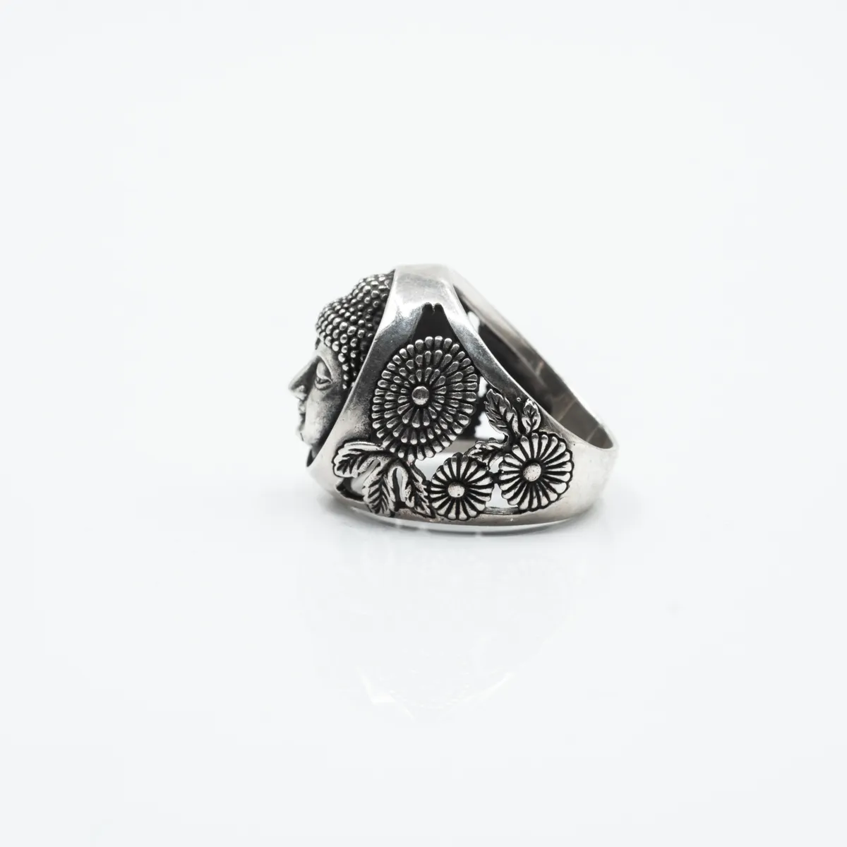 Inel oval cap Buddha Argint