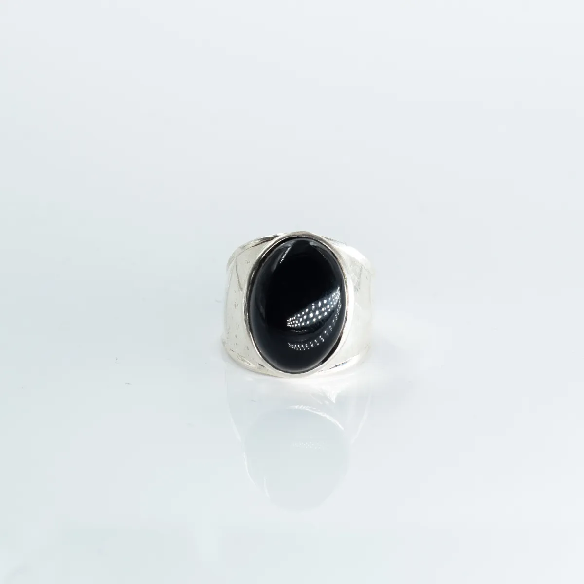 Inel oval simplu piatra onix Argint