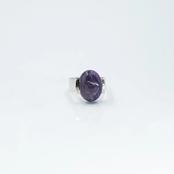 Inel oval simplu s charoite Argint