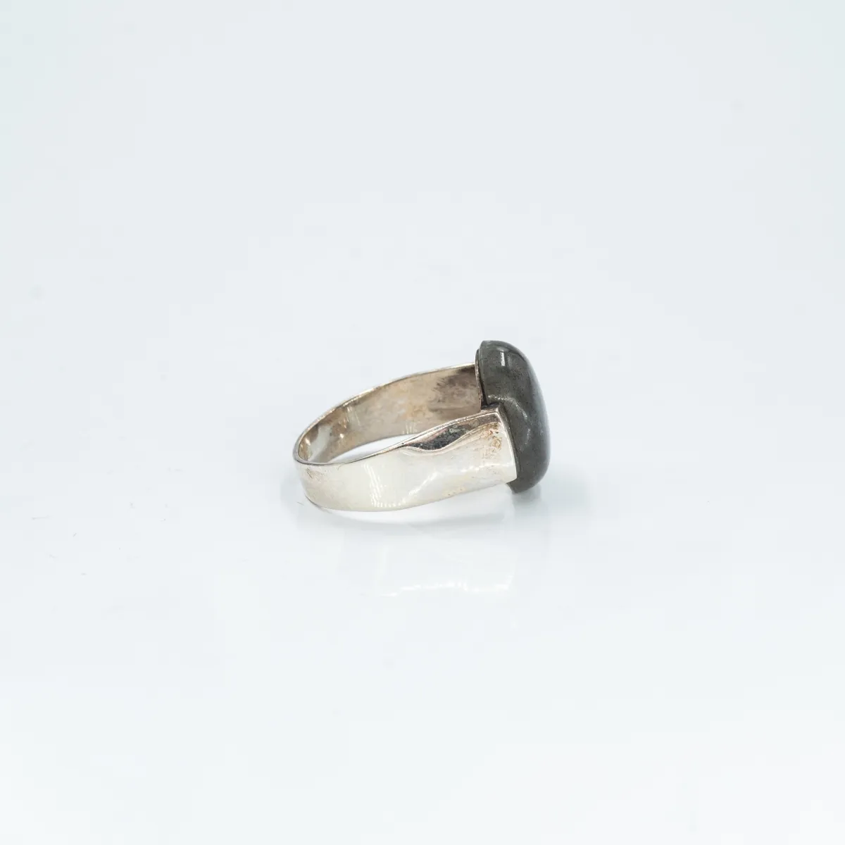Inel oval simplu s labradorite Argint