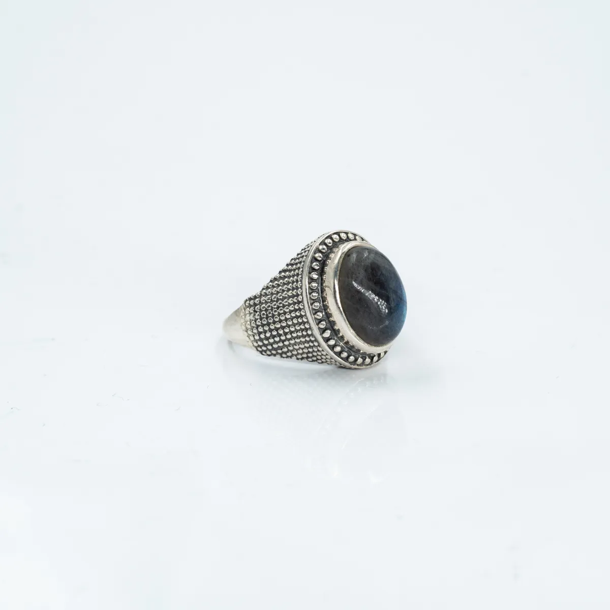 Inel oval simplu puncte labradorite Argint