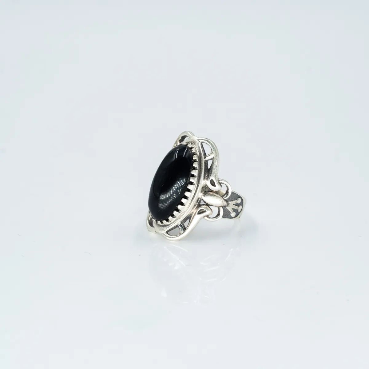 Inel oval broderie onix Argint