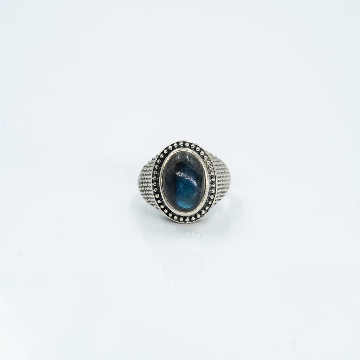 Inel oval simplu puncte labradorite Argint