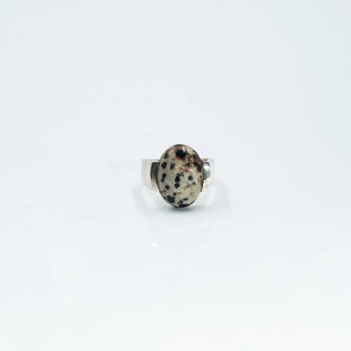 Inel oval simplu s jasp-dalmatian Argint