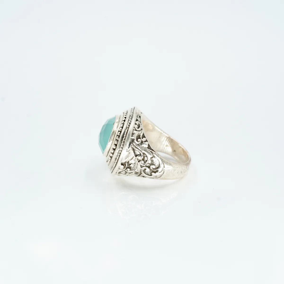 Inel oval broderie calcedoie Argint